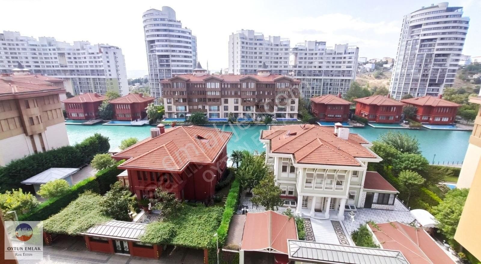 Küçükçekmece Atakent Kiralık Daire Bosphorus City 4+1 Kiralık Manzaralı Yüksek Tavanlı Yalı Dairesi