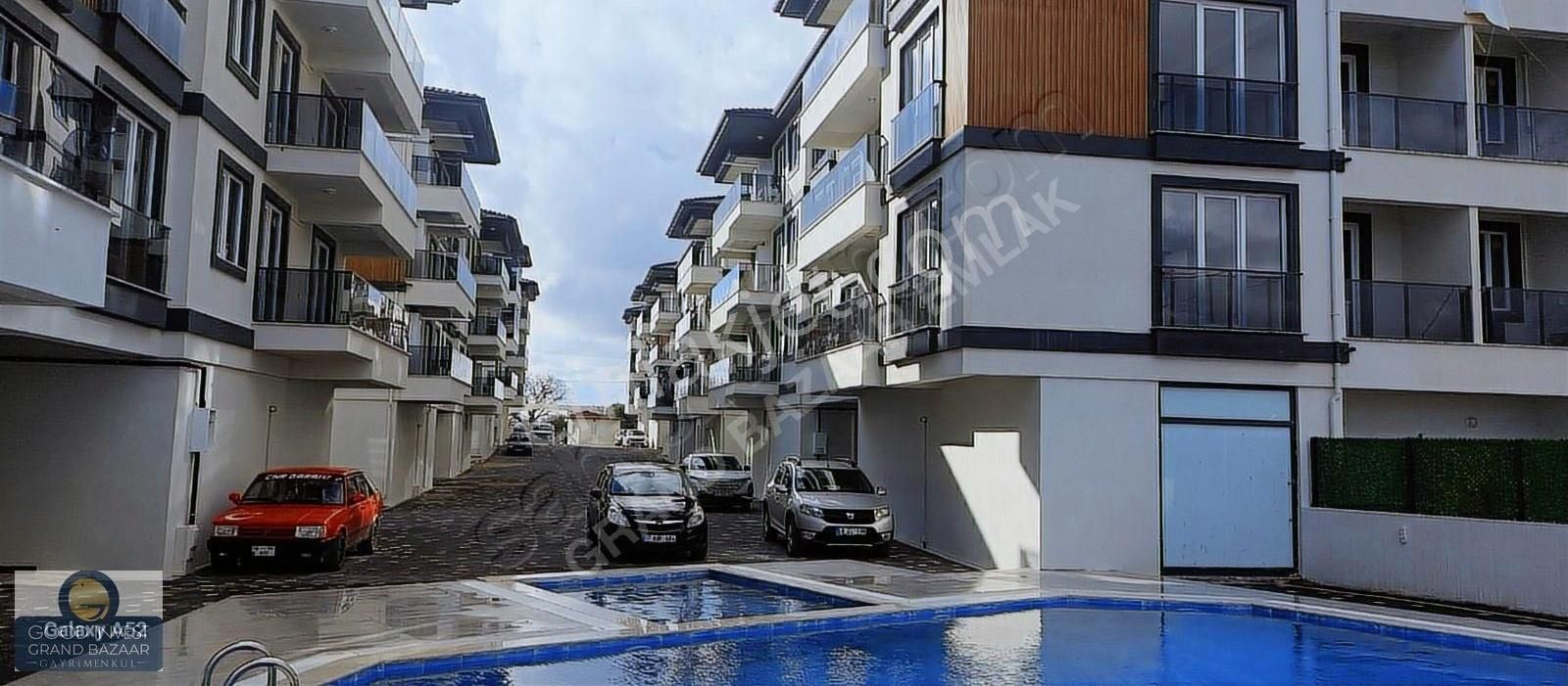 Ayvacık Hamdibey Satılık Daire Ayvalık Çamlık Bölgesinde Havuzlu Site İçinde 3+1 Lüks Daire