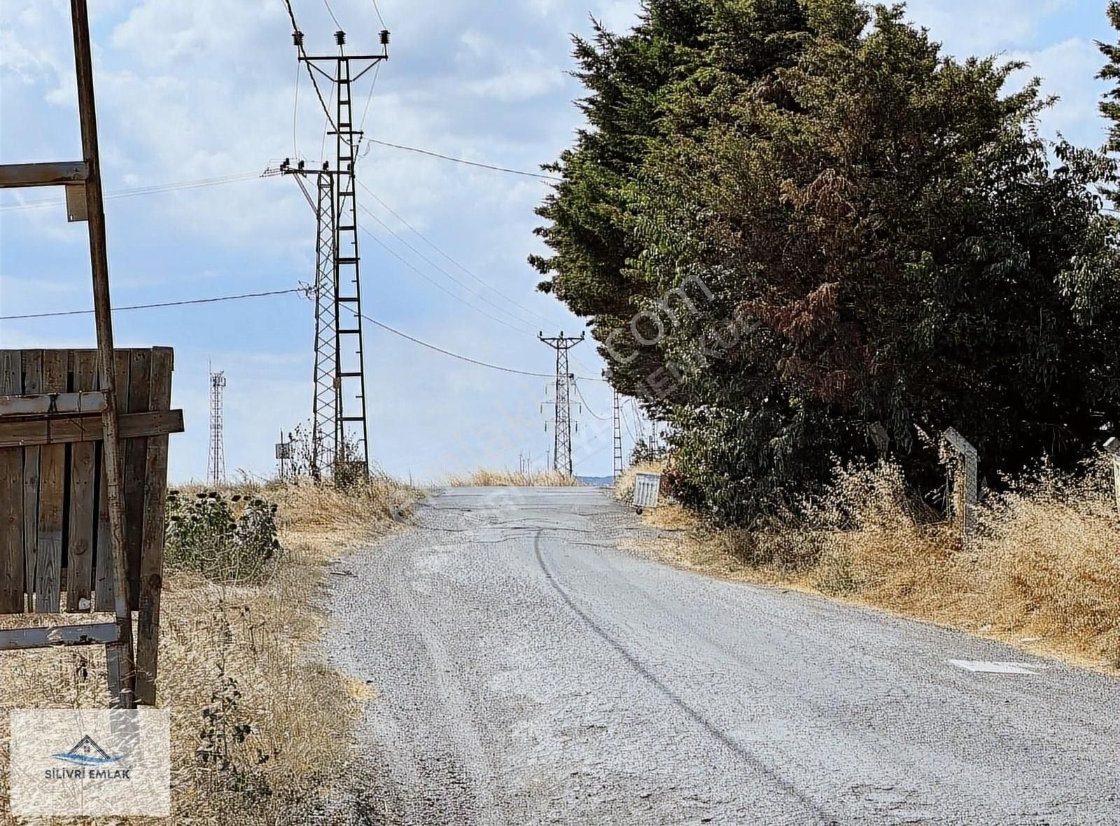 Silivri Alipaşa Satılık Tarla Alipaşa'da Yola Cephe Elektrik Ve Su Kuyusu Deniz Manzaralı