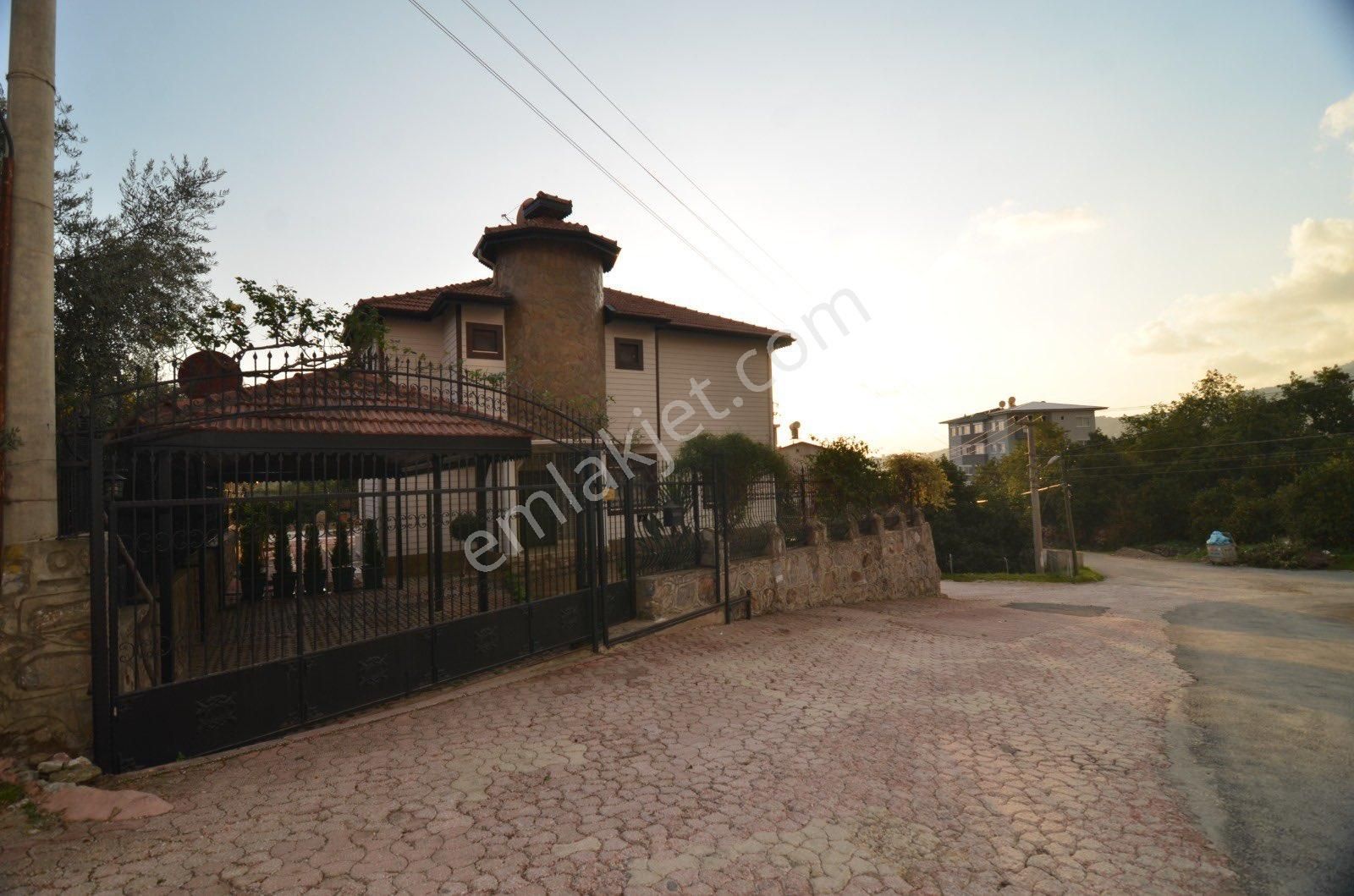 Alanya Kızılcaşehir Satılık Villa Alanya Kızılcaşehir De Müstakil Havuzlu Villa