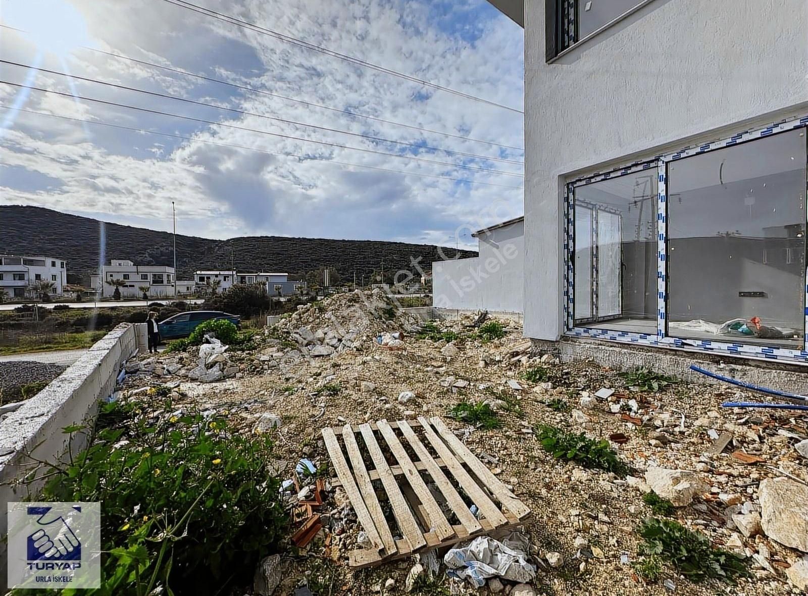 İçmelerde Denize 260 Metre, Üniversiteye Yakın Lüks 2+1 Villa - Görsel 3