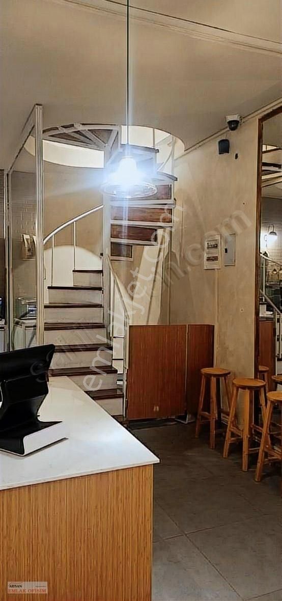 İzmit Mrk'de Kiracılı 3 Katlı Yatırımlık Satılık Dükkan - Görsel 3