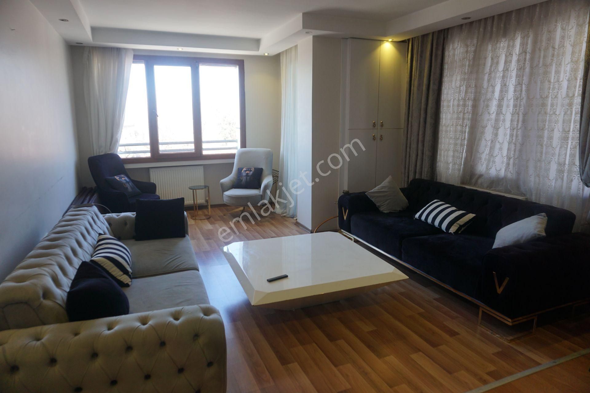 Küçükçekmece Cennet Marmaraya Yakın Kiralık Daire Meral R6152 Yeni 8 Yaş Eşyalı Otoparklı Asansörlü Binada Ön Köşe 1+1