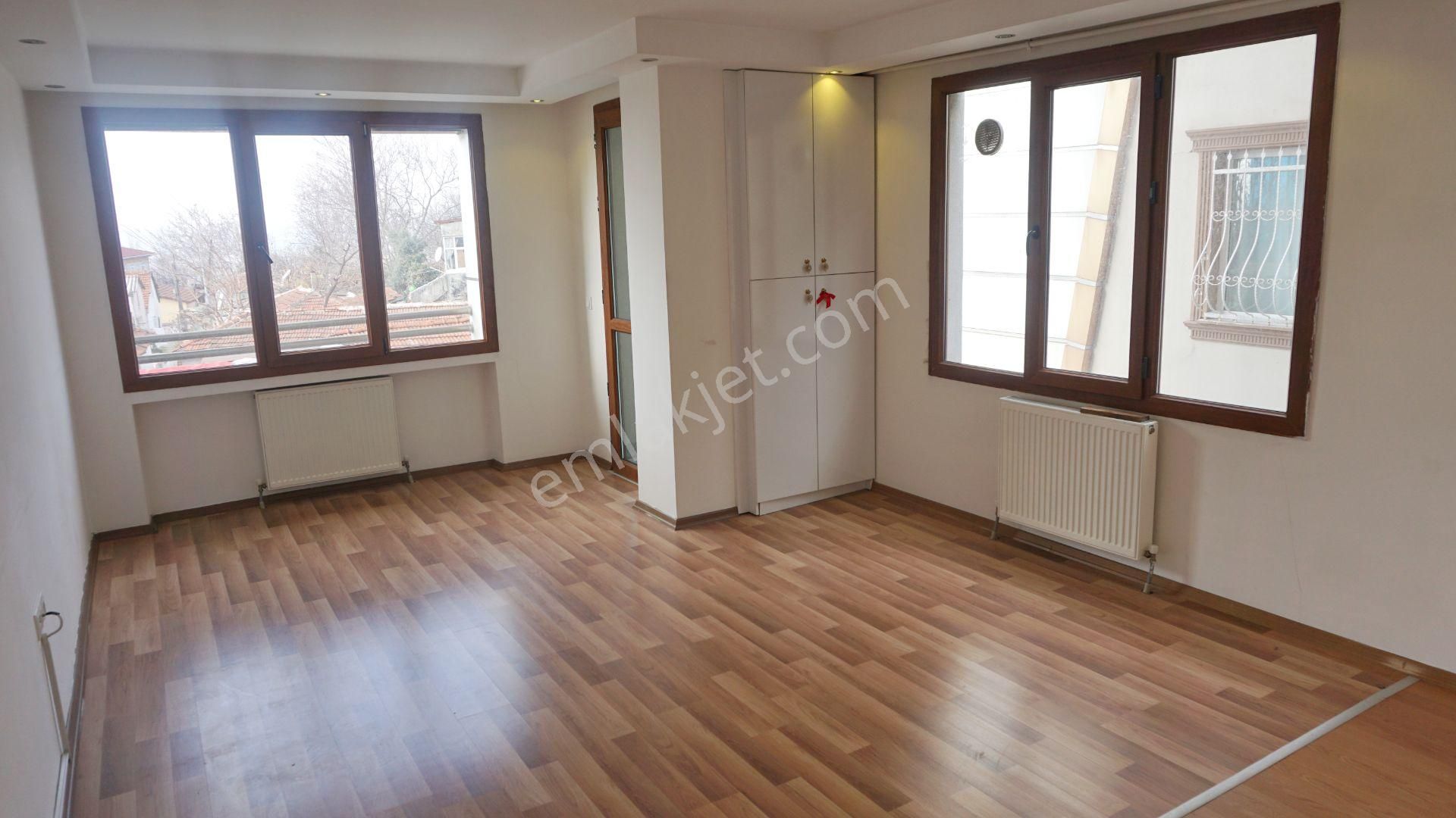 Küçükçekmece Cennet Marmaraya Yakın Kiralık Daire Meral R6152 8 Yaş Yeni Otoparklı Asansörlü Binada Ön Köşe 1+1