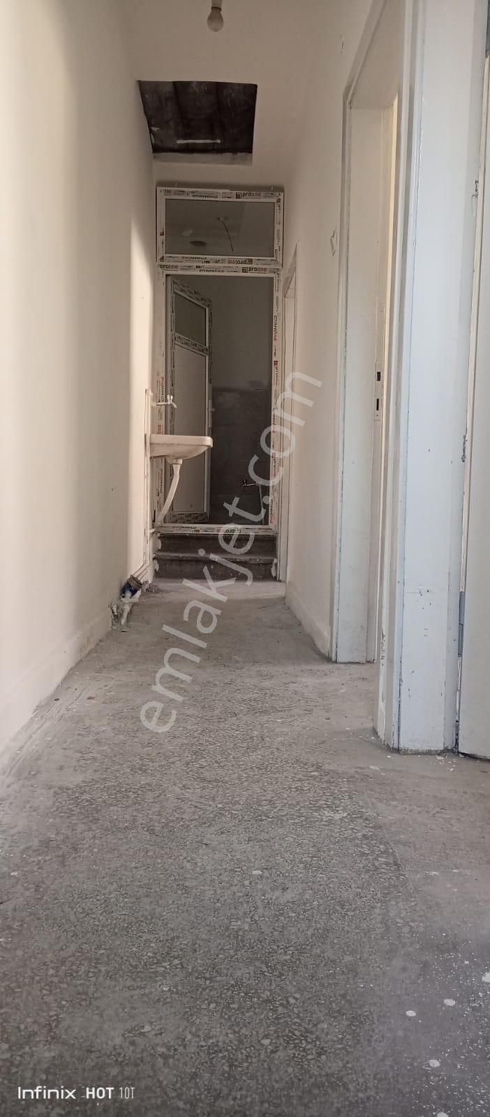 Çarşı İçinde İkinci Kat Dolğalgazlı Kiralık Dükkan - Görsel 6