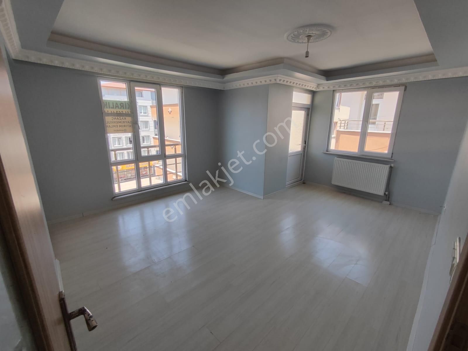 Vatan Caddesinde Kaymakamlık,yeni Devlet Hastanesi Mevkinde Kiralık 2+1 Ara Kat Daire