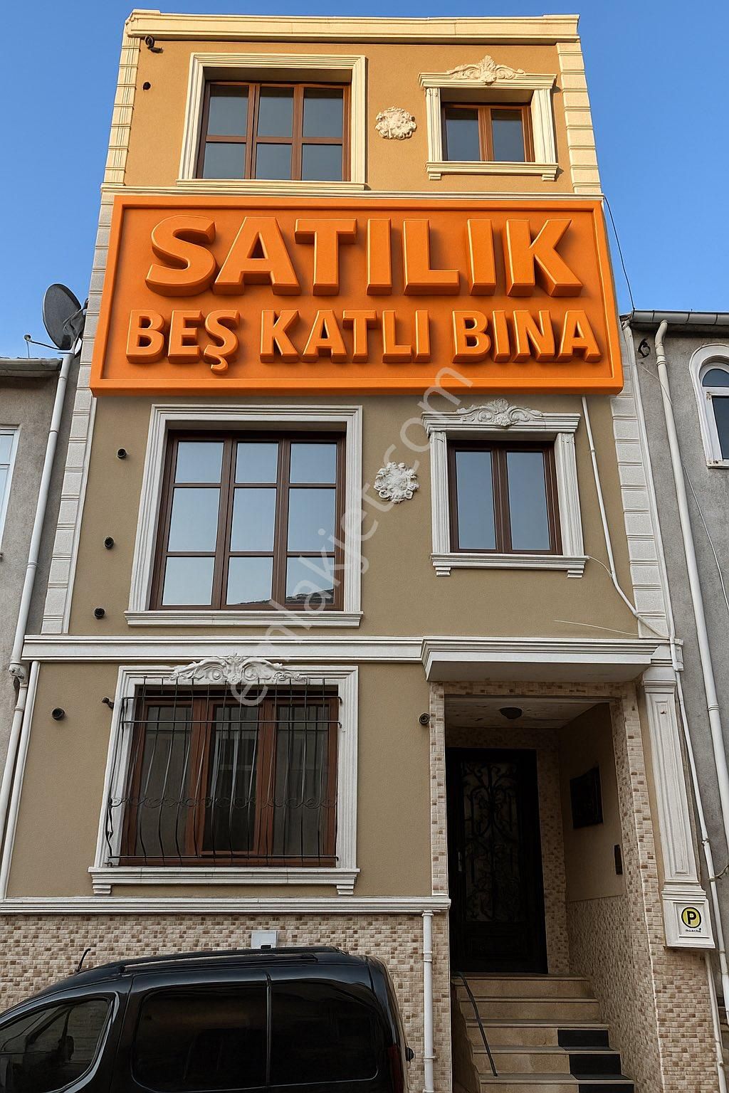 Beyoğlu Dolapdere'de Satılık 6 Daireli Yeni Bina