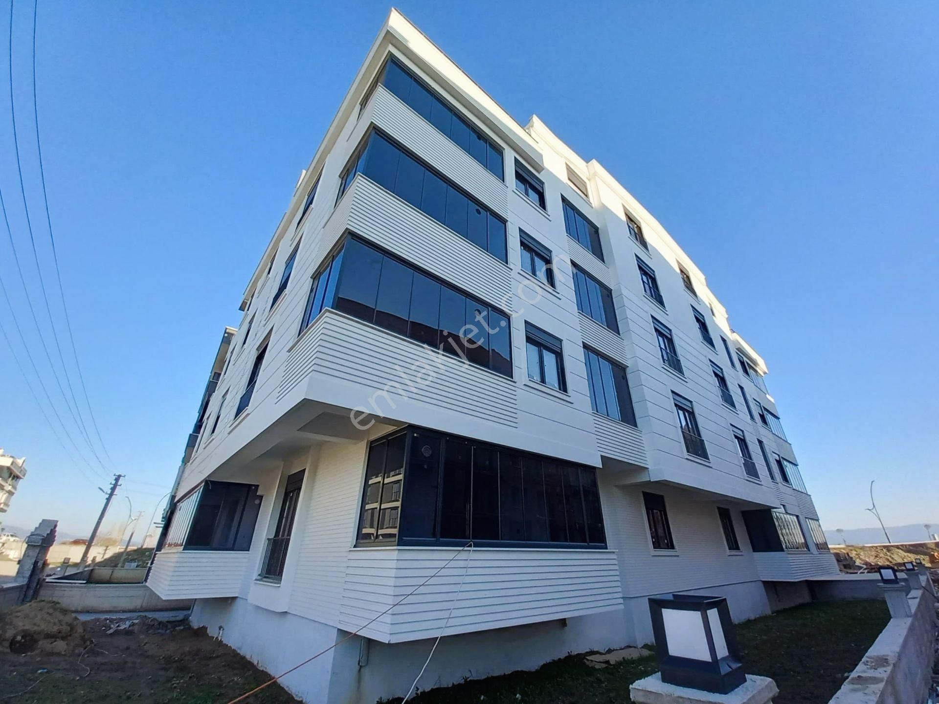 ▀jet Emlaktan Altınkumda Ebv. Banyolu Cam Balkonlu Lüx 2+1 Daire