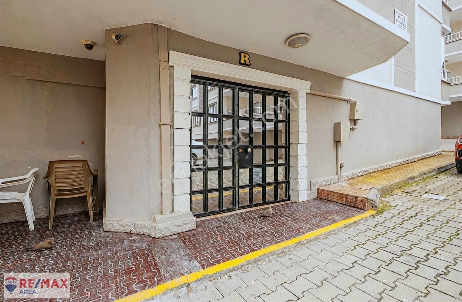 Mudanya Güzelyalı Eğitim Satılık Daire Remax Area Dan Satılık Havuzlu Deniz Manzaralı Arakat 3+1 Daire