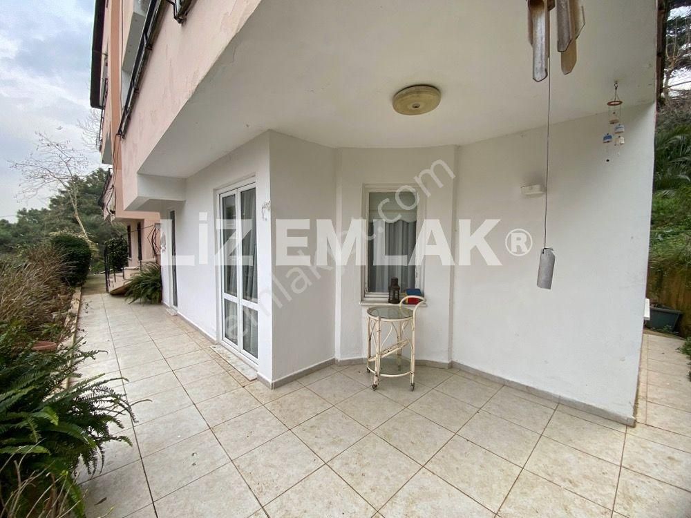 Büyükada'da Bahçe Kullanımlı Masrafsız 2+1 Satılık Daire