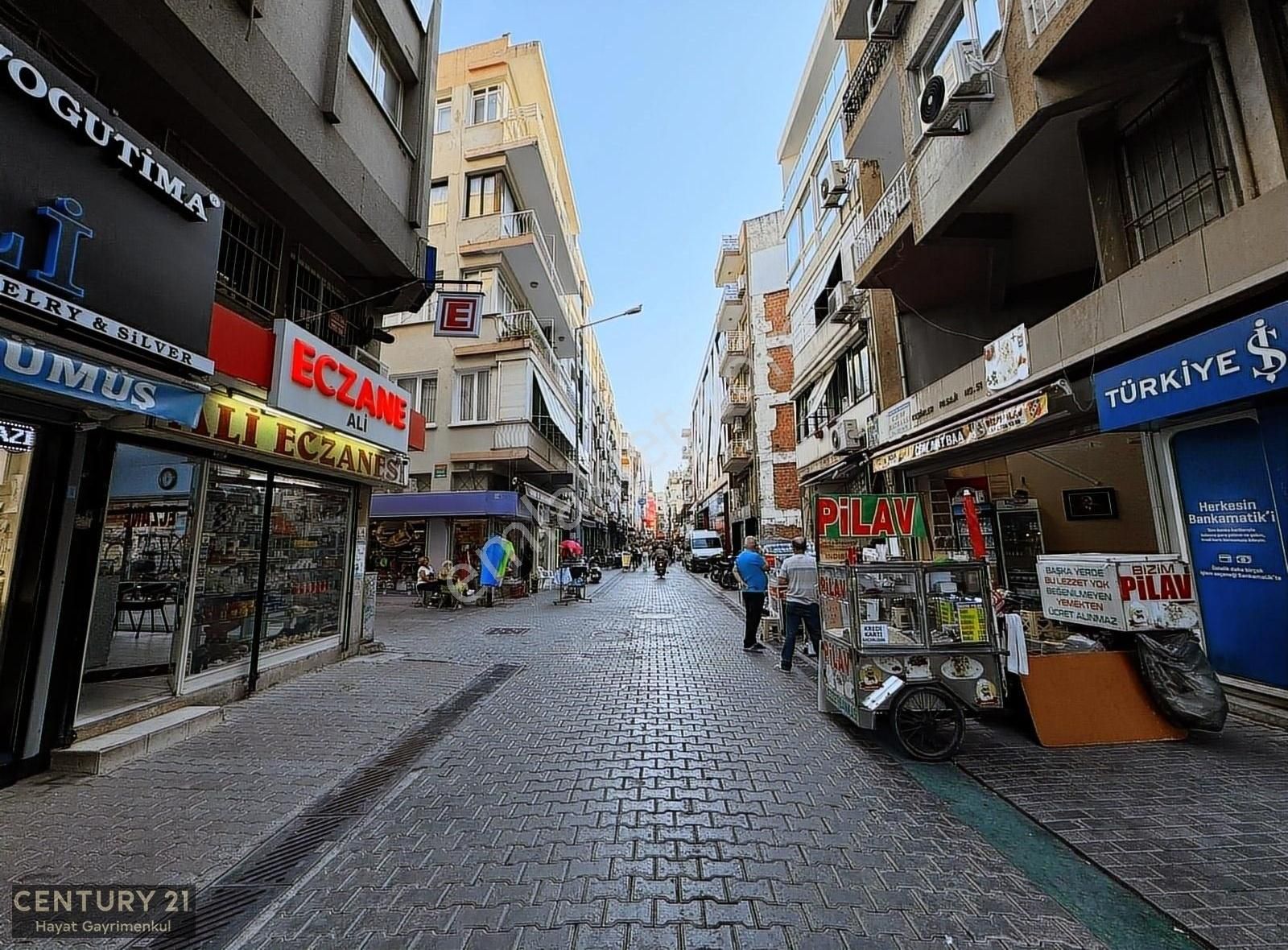 Karşıyaka Tuna Satılık Dükkan & Mağaza Karşıyaka Çarşı'da Merkezi Lokasyona Sahip Acil Satılık Dükkan