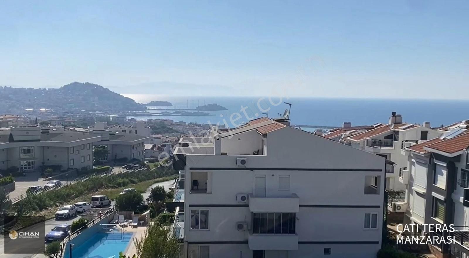 Kuşadası Türkmen Satılık Villa Kuşadası Adaköy Sitesinde Deniz Manzaralı Satılık 5+3 Villa