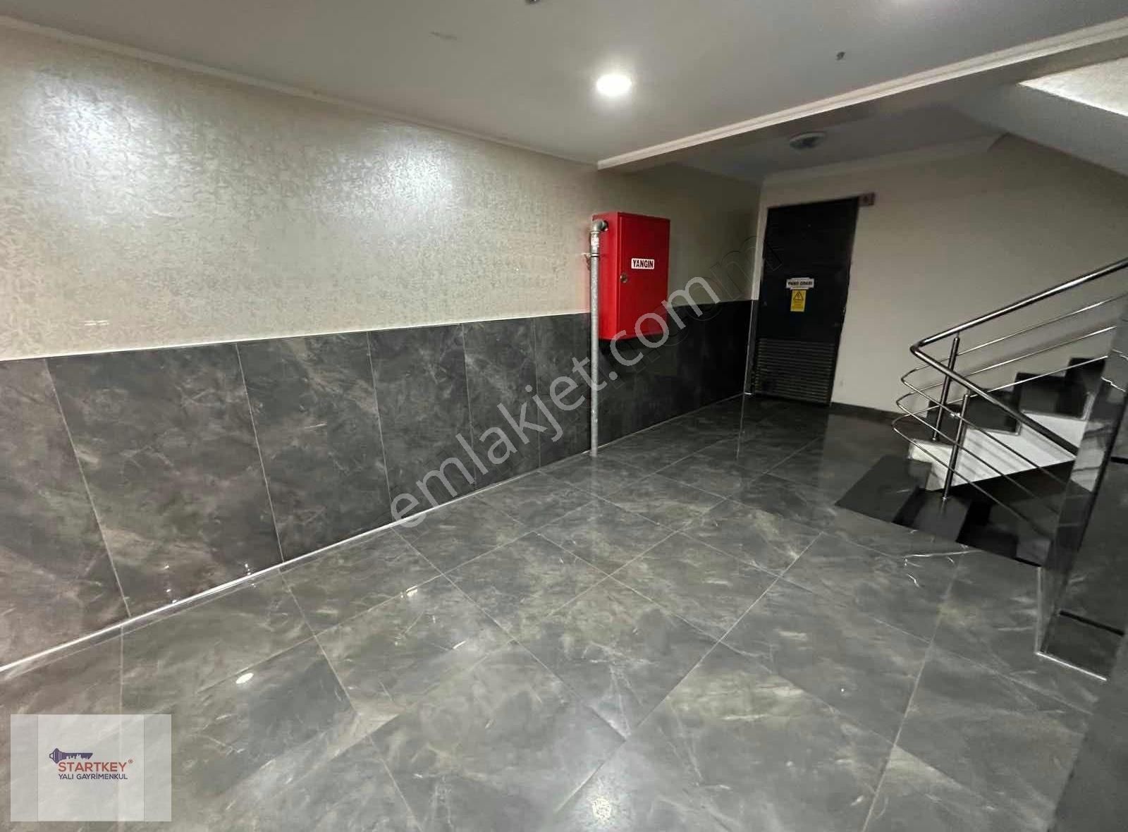 Çiğli'de Site İçinde Satılık 3+1 Daire - Görsel 2