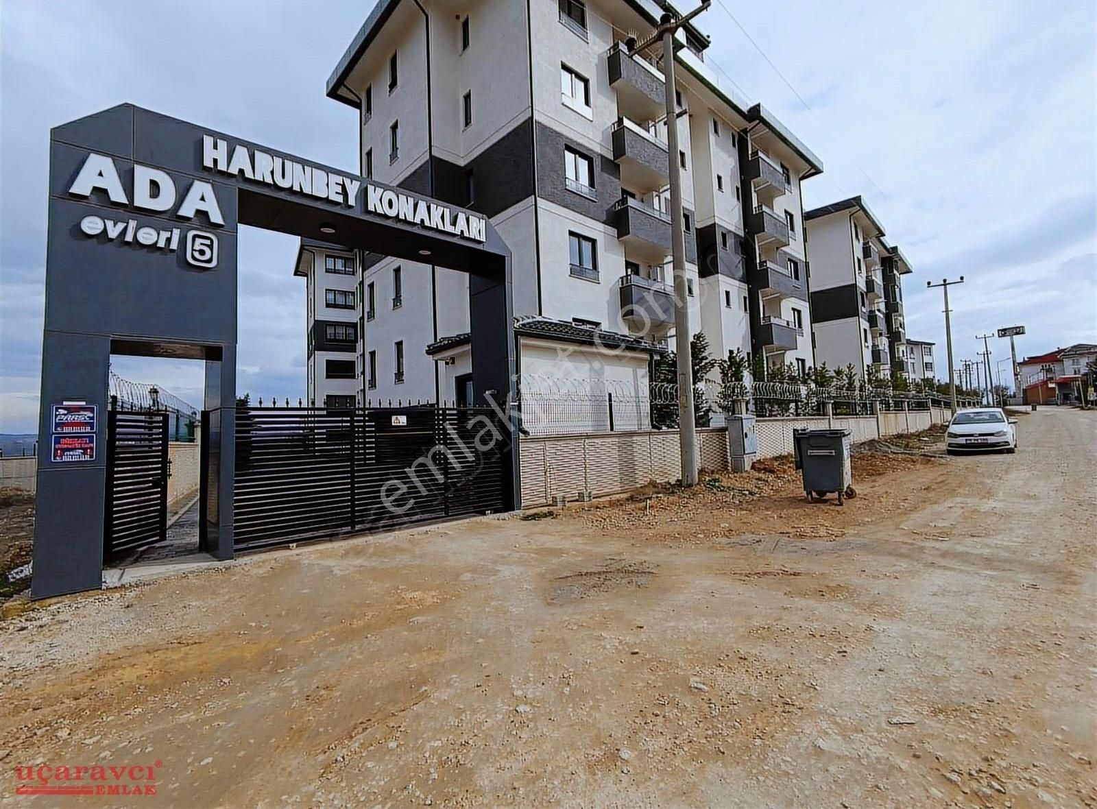 İnegöl Fatih Satılık Daire Uçaravcı'dan Alanyurt Harunbey Konakları 140m² Satılık 3+1 Daire