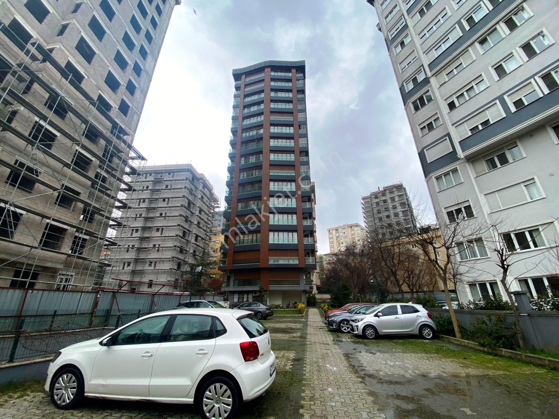 Kadıköy Feneryolu Satılık Daire Feneryolu Bağdat'a 2 Dakika 7 Yıllık İskanlı 130m2 Satılık 3+1