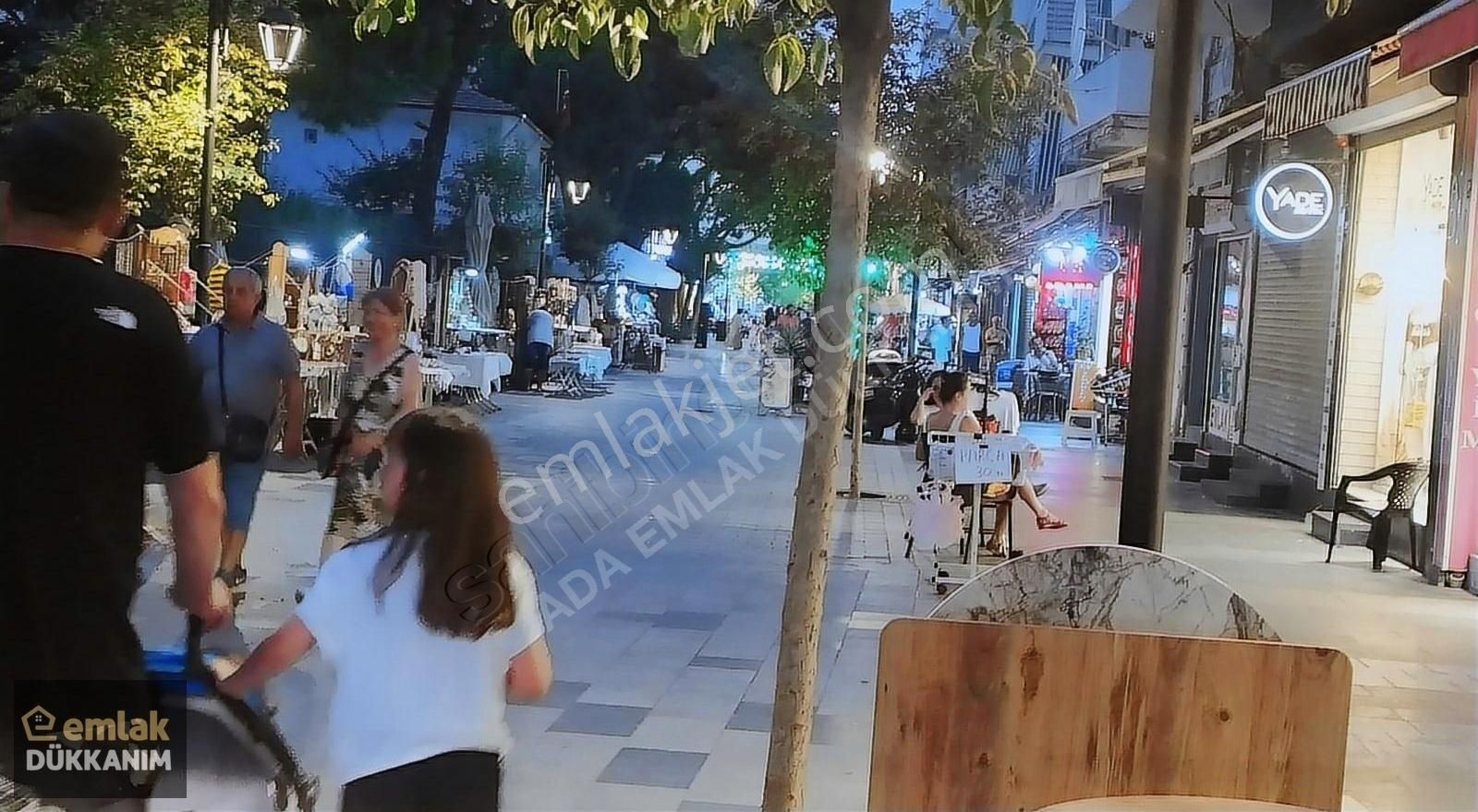 Kuşadası Alacamescit Satılık Dükkan & Mağaza Acillll Fırsat Dükkan Yeni Kent Meydanı Ve Çarşı Yakın .........