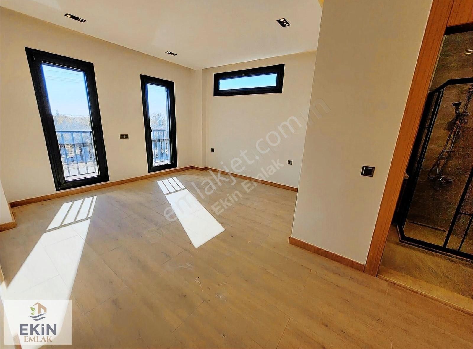 Kaz Dağlarının Eteğinde Deniz Manzaralı 4+1 Villa - Görsel 2
