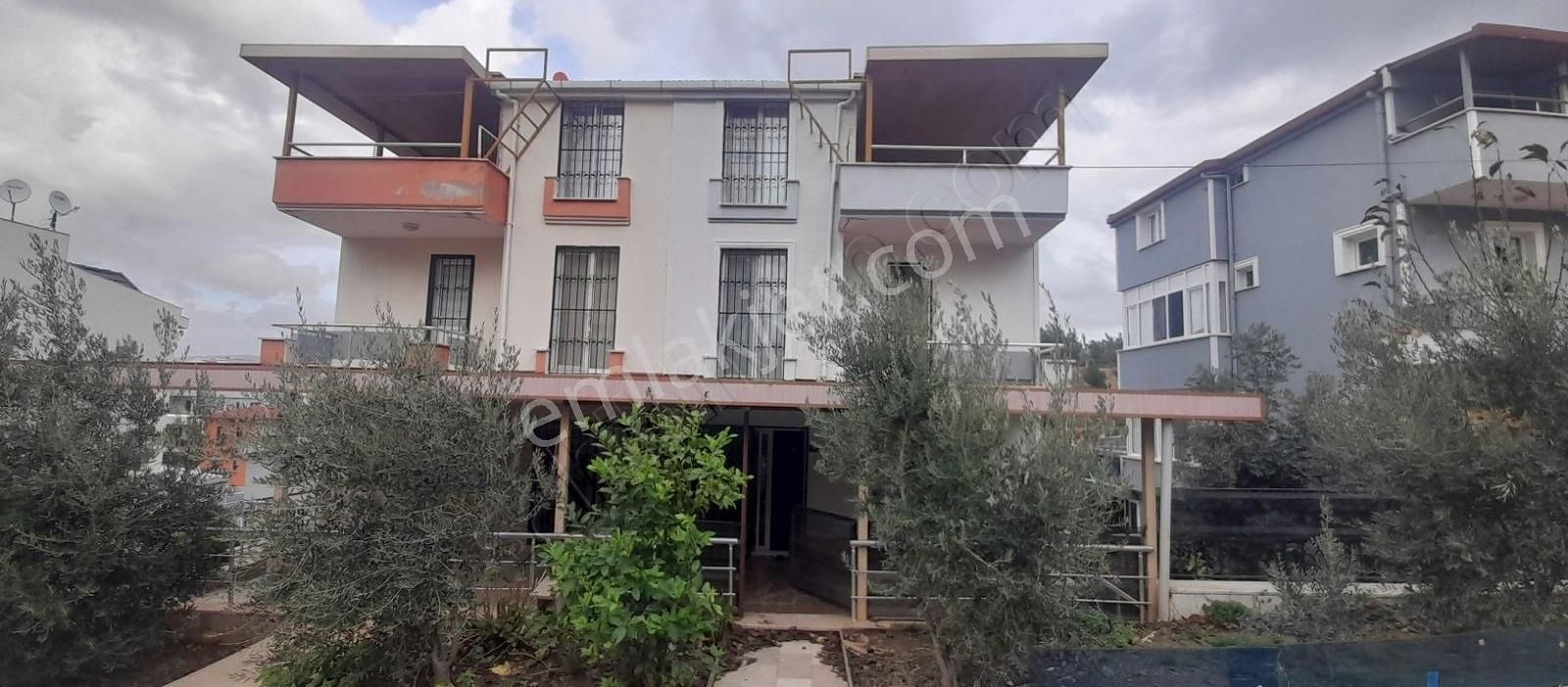 Kuşadası Davutlar Satılık Villa Davutlar Merkezde Müstakil Villa