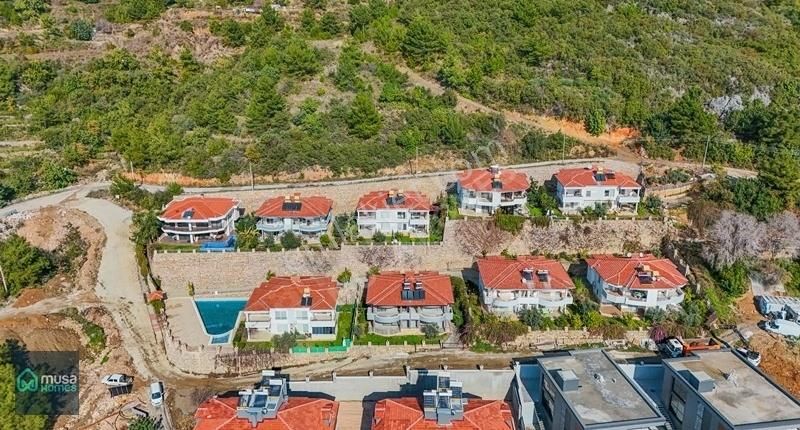 Alanya Bektaş Satılık Villa Alanya Bektaş Mah, Site İçi, Müstakil Bahçeli 3+1 Eşyalı Villa