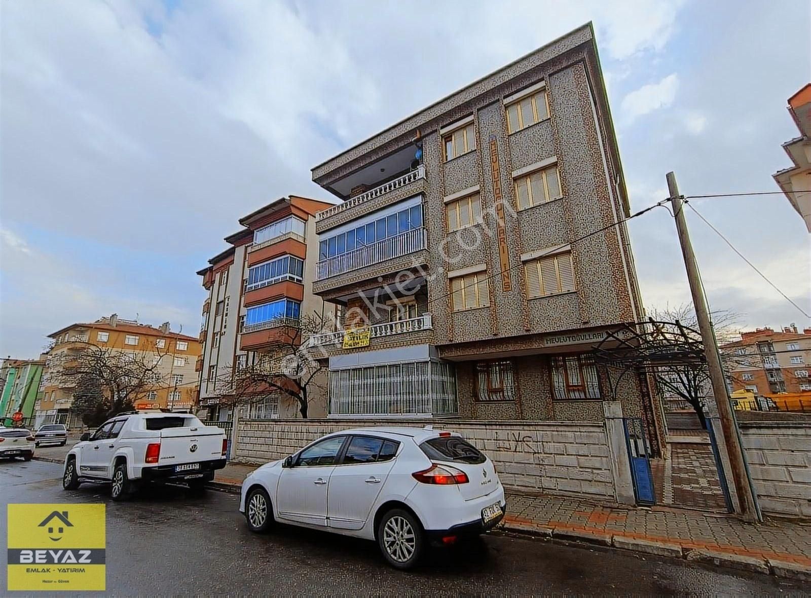 Selçuklu Bedir Satılık Daire Kentplaza Yakını Bakımlı Arakat Geniş 3+1 Satılık Daire