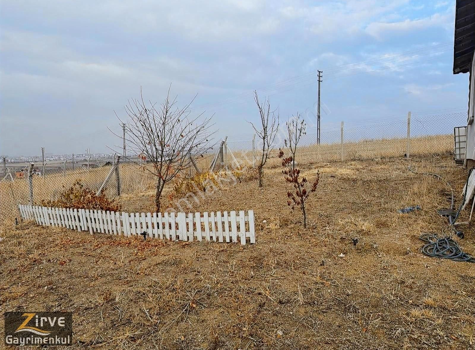 Akyurt Yıldırım Satılık Müstakil Ev Zirveden İmarlı Arsa Üzerinde 2+1 90m2 Fırsat Müstakil