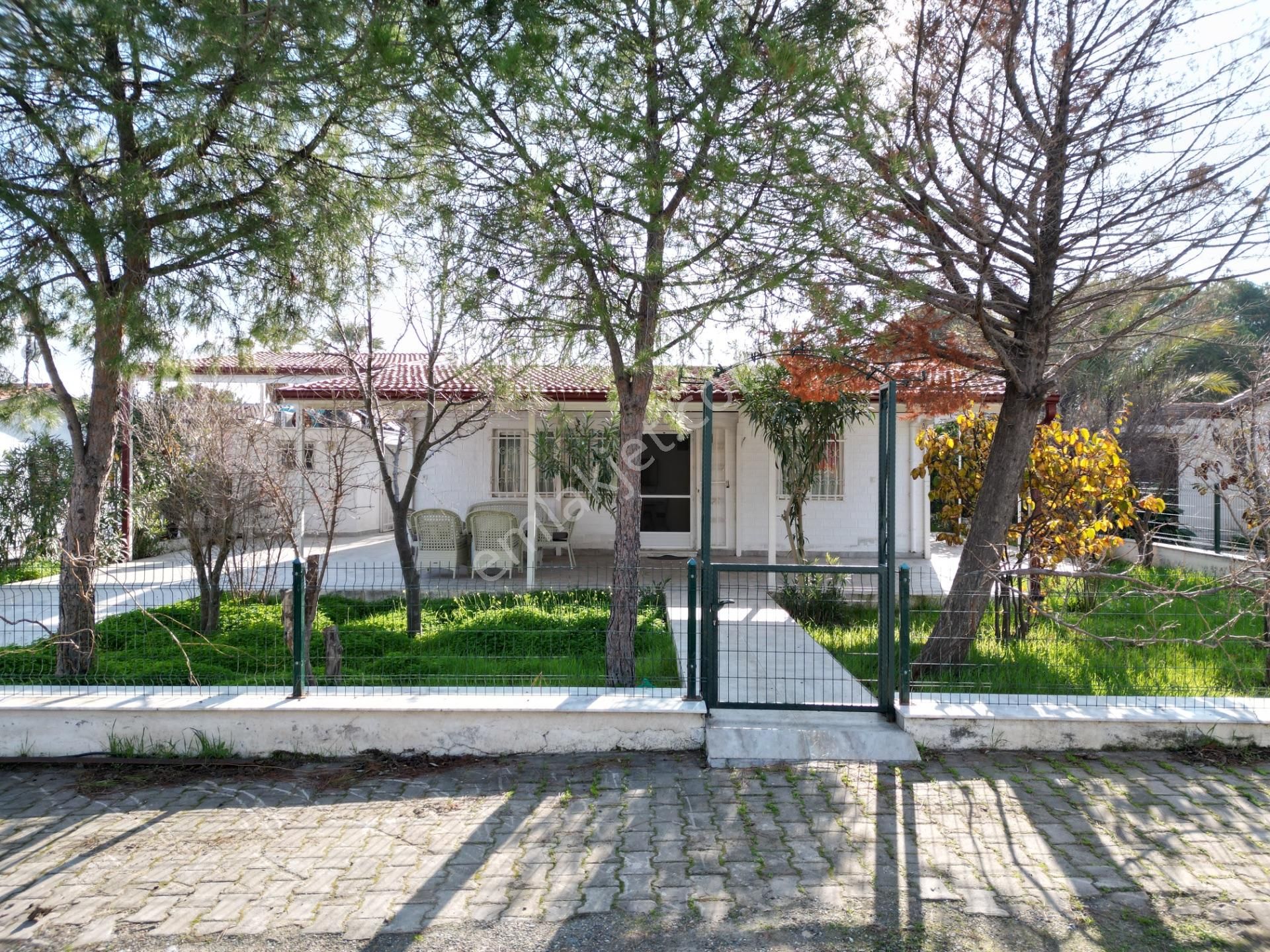 Ayvalık Namık Kemal Satılık Müstakil Ev Ayvalık Cunda Dersal Sitesi’nde 2+1 Tek Katlı Satılık Ev