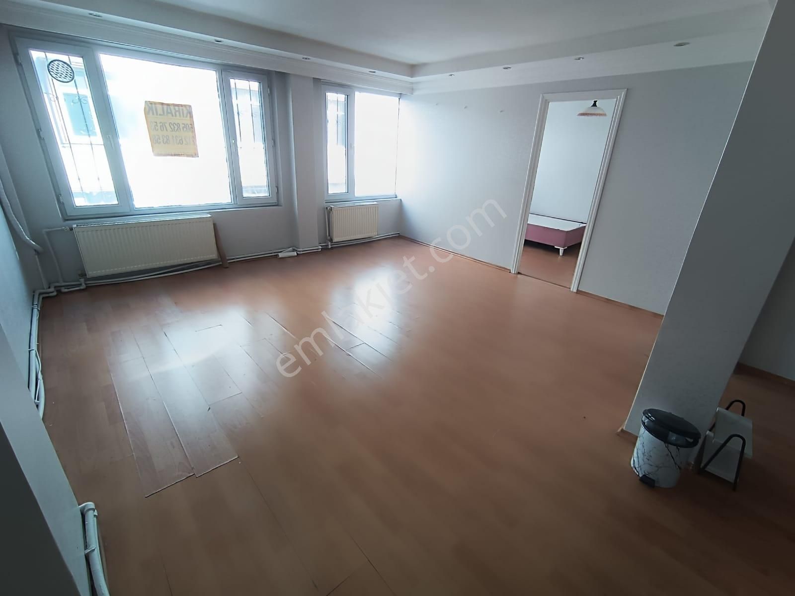 Fatih Akşemsettin Kiralık Daire Akşemsettin Mah. | 2.kat | 3+1 | 110 M² | Temiz Kombili |