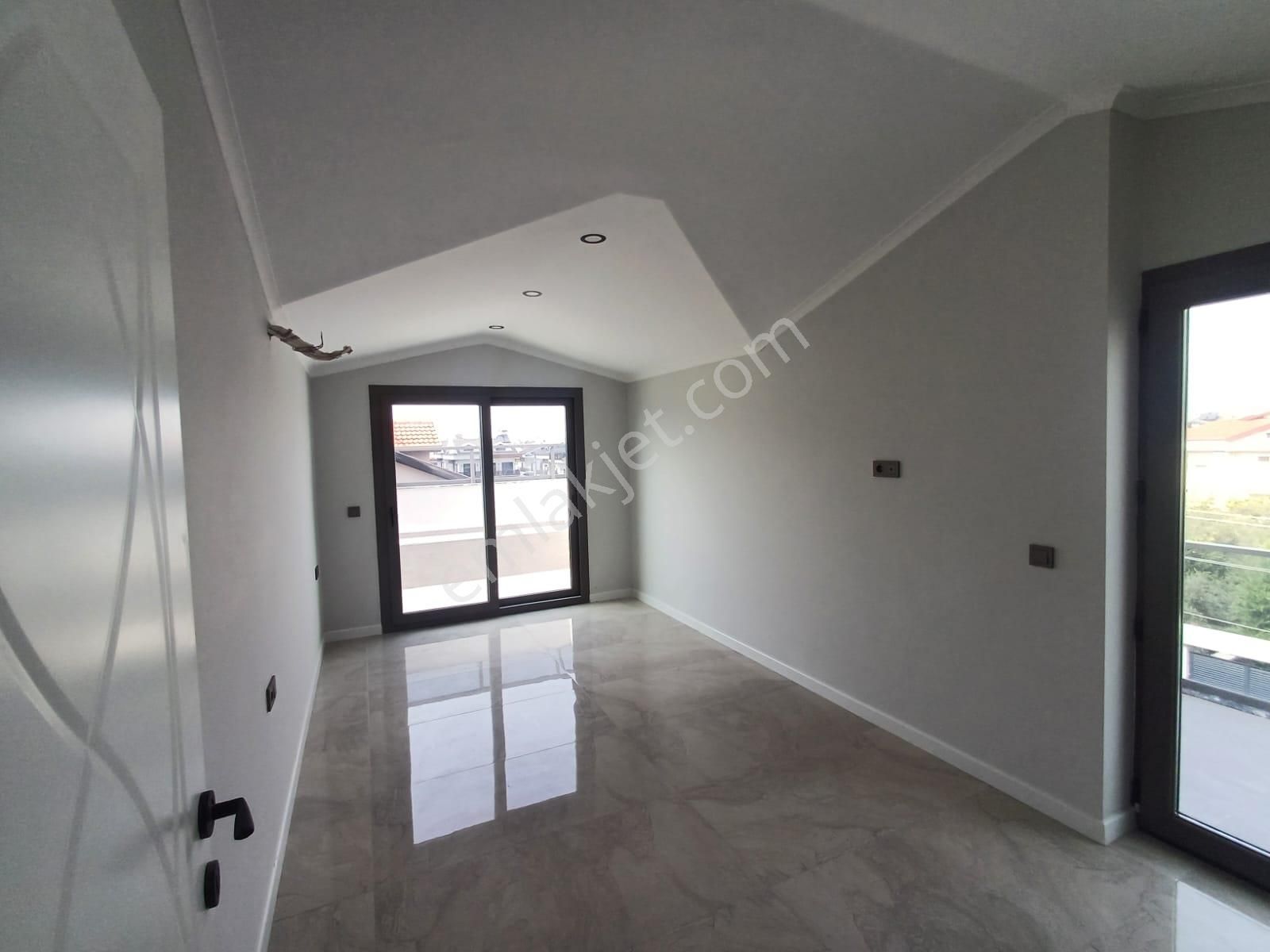 Stop’tan Akarca’da Denize Yürüme Mesafesinde Lüks 4+1 Müstakil Villa - Görsel 9