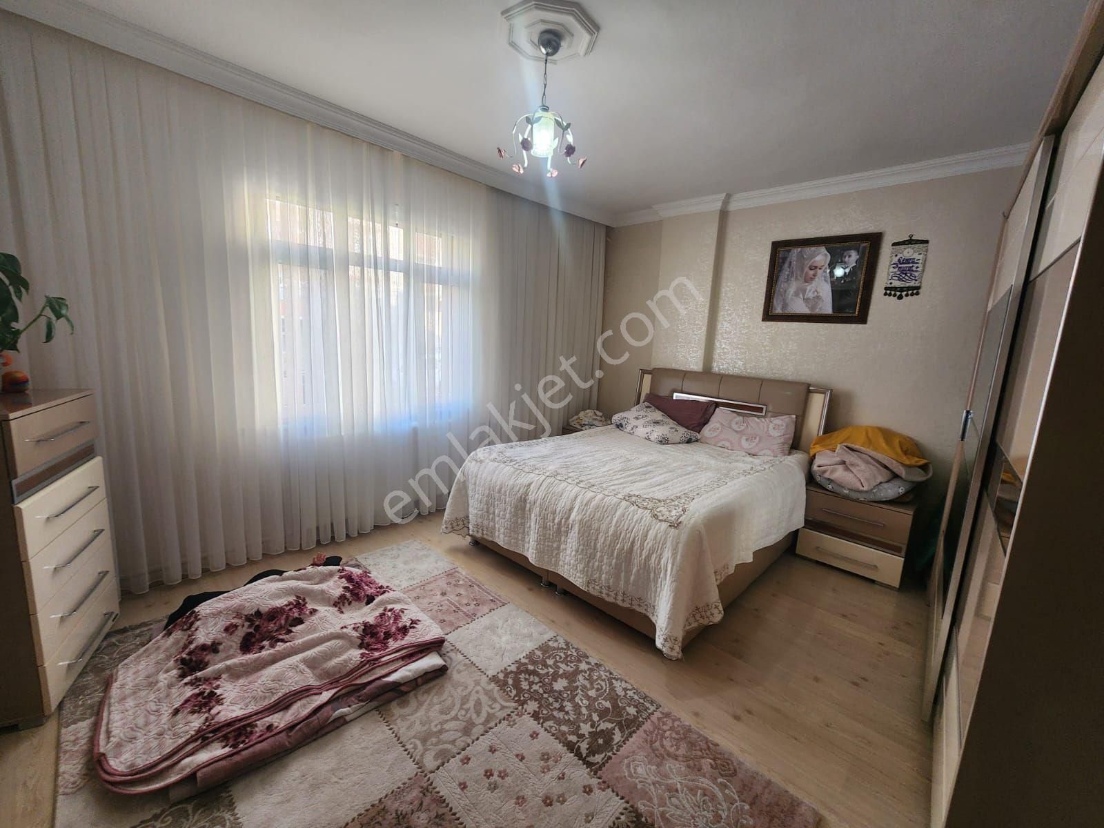 Pınarbaşı Emlak Satılık Tek Daire Üzeri 5 Katlı Bina 2 Kat Yüksek Hisseli