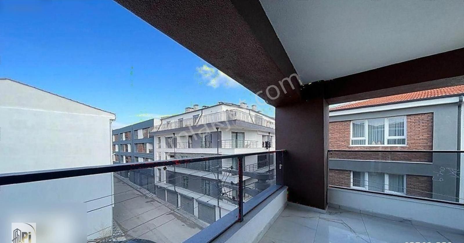 Pi Emlak'tan Çamlıca'da Arakat 2+1 Yerden Isıtma Garajlı Daire