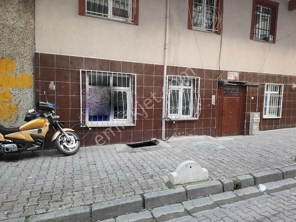 Bahçelievler Zafer Satılık Daire Tutar Emlak Dan Zafer De Masrafsız Balknolu 2+1 Düz Giriş Daire