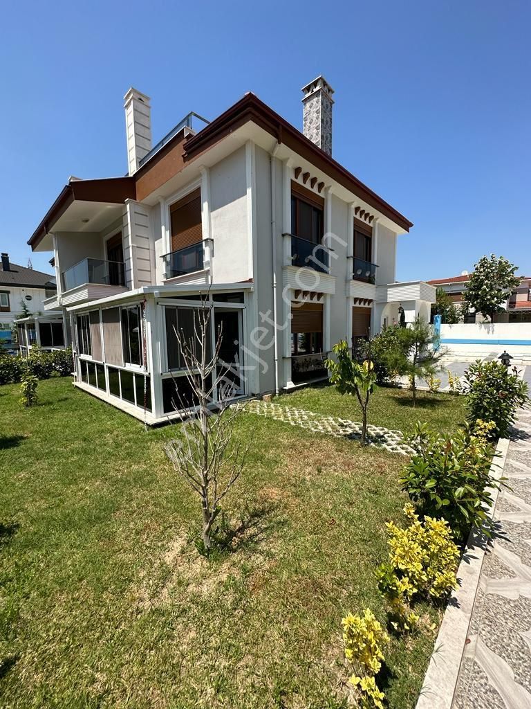 Çorlu Zafer Satılık Villa Zafer Mahallesinde Site İçerisindr Havuzlu Satılık Triplex Villa!!!