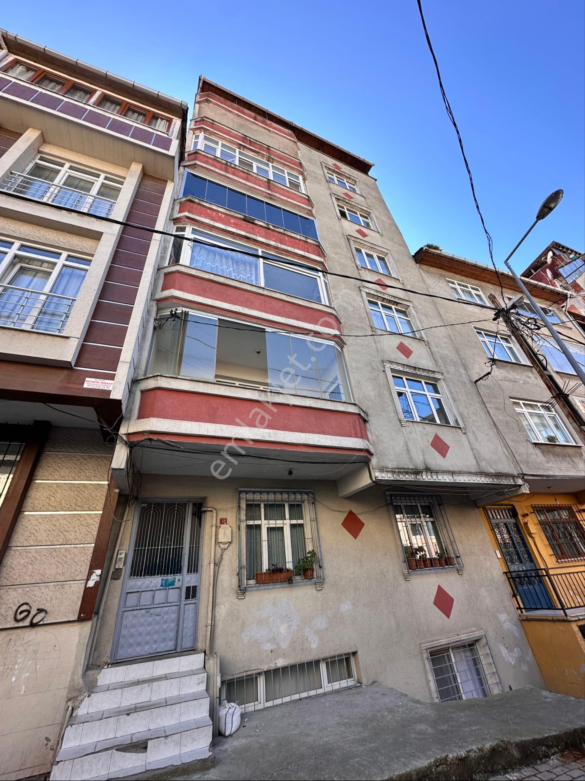 90mt2 Satılık 4.kat 15metre Hisseli Daire