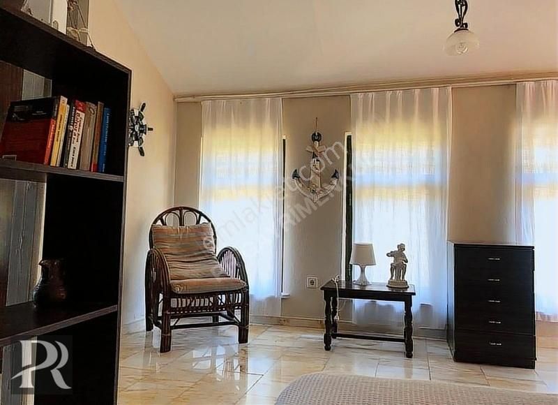 Erdek İlhan Satılık Villa P&r Gayrimenkul'den Erdek Büyükova'da Satılık Triplex Villa