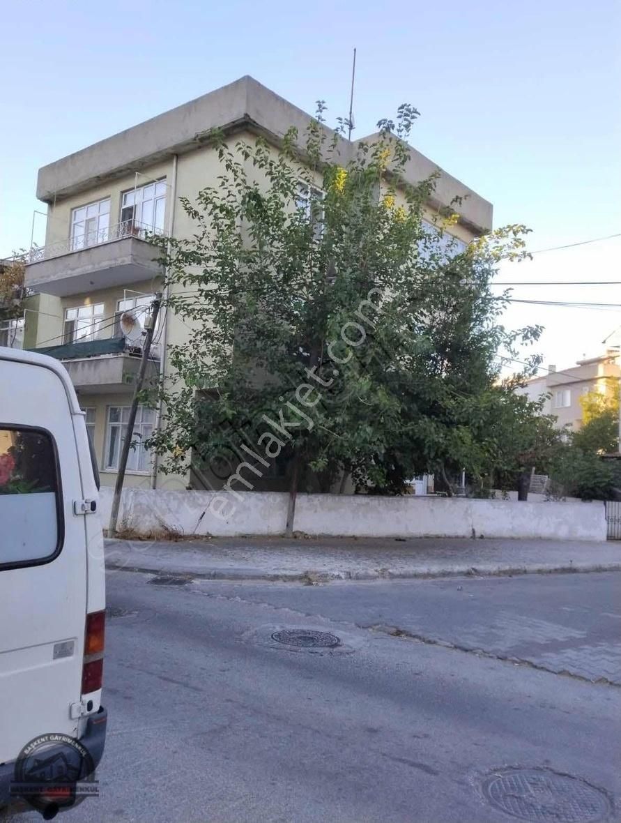 Çanakkale Merkez Barbaros Satılık Müstakil Ev Satılık 3 Katlı Komple Bina