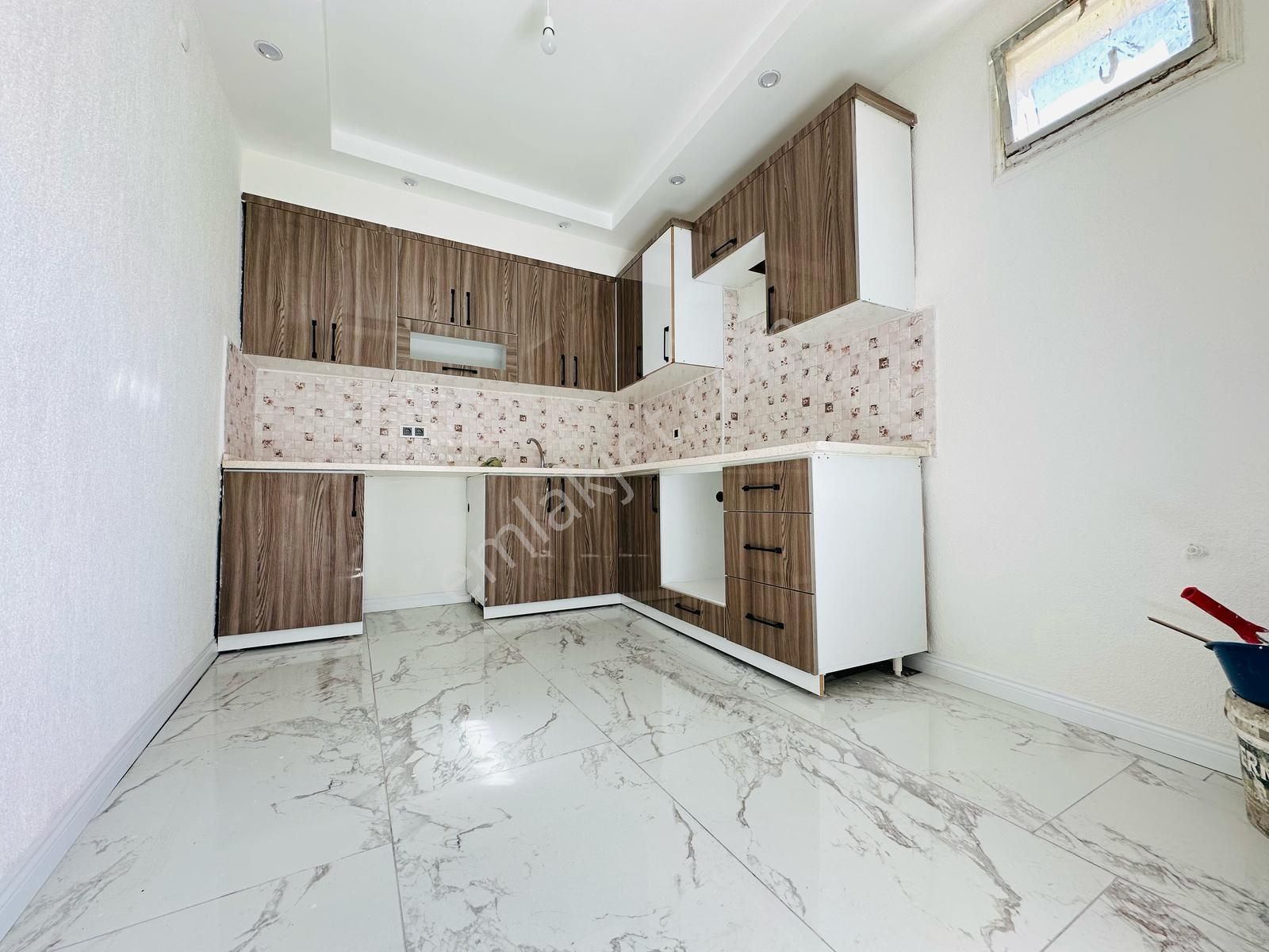 Nazilli Cumhuriyet Satılık Daire 🏡 Göl-san Gayrimenkul’den 🏡 Cumhuriyet Mah. Tadilatlı 2+1 Satılık Daire