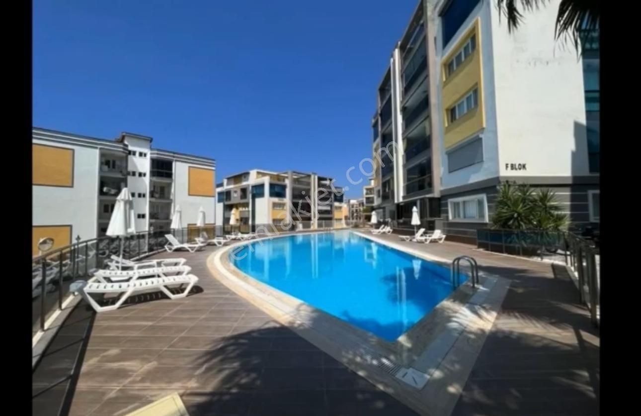 Kuşadası Ege Satılık Daire Kuşadası Ege Mahallesin De Vadi Park'ta Satılık 3+1 Daire