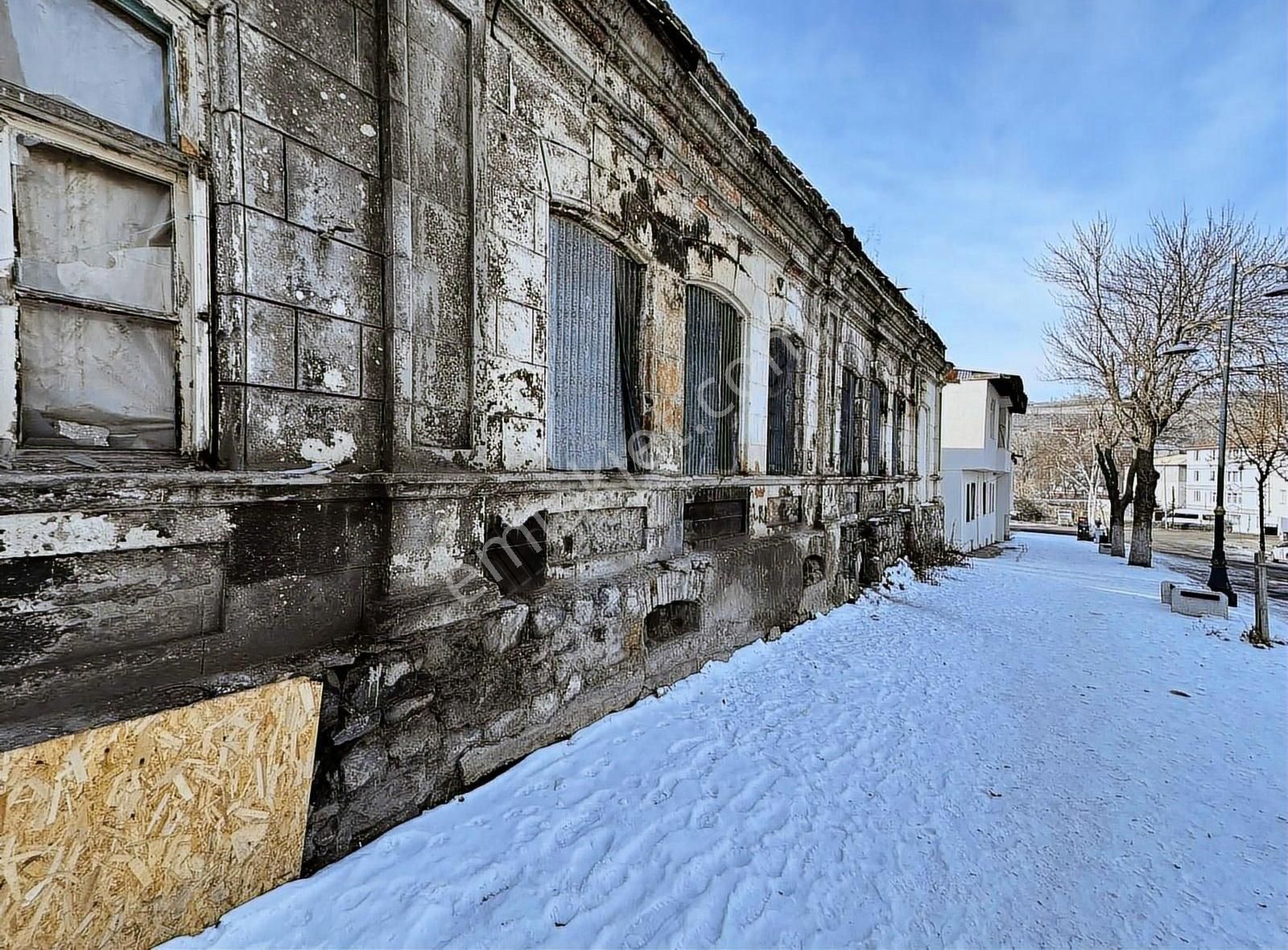 Kars Merkez Yusufpaşa Satılık Restaurant İks Emlaktan Satılık Rus Binası Çok Değerli Bir Konumda