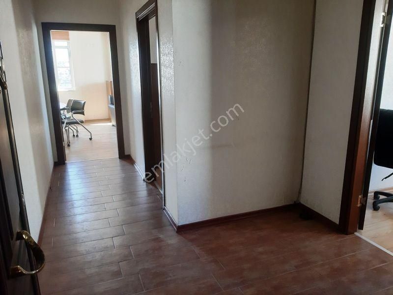 Ardadan Mersin Akdeniz Camişerifde 4 Odalı Satılık Eşyalı Ofis - Görsel 16