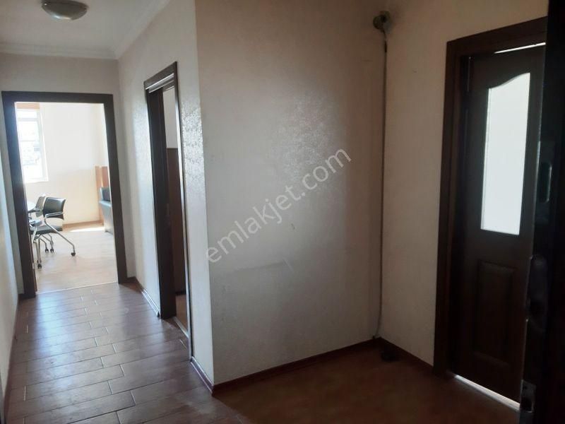 Ardadan Mersin Akdeniz Camişerifde 4 Odalı Satılık Eşyalı Ofis - Görsel 13