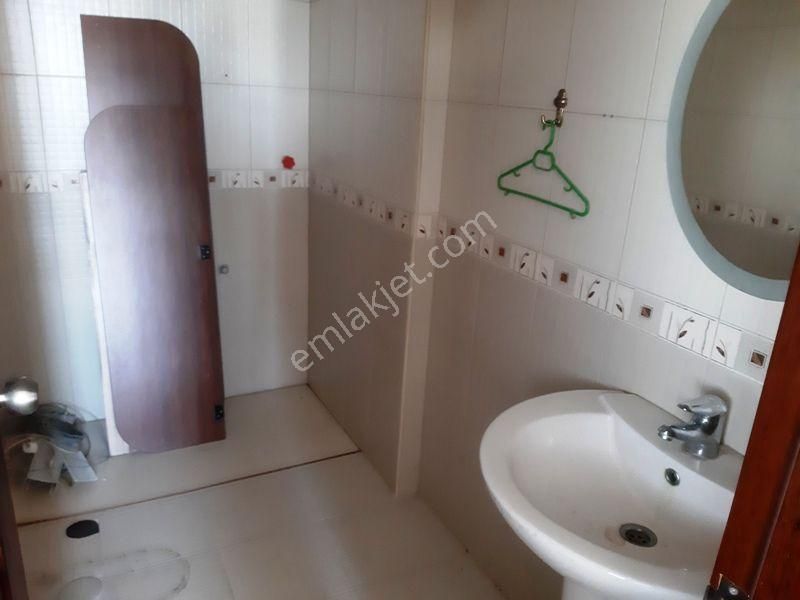 Ardadan Mersin Akdeniz Camişerifde 4 Odalı Satılık Eşyalı Ofis - Görsel 2