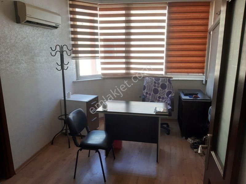 Ardadan Mersin Akdeniz Camişerifde 4 Odalı Satılık Eşyalı Ofis - Görsel 18