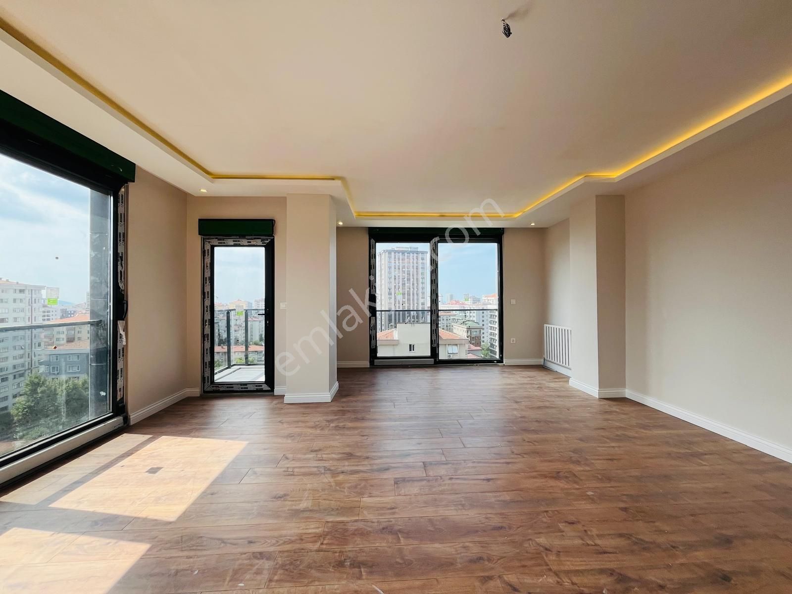 Kadıköy 19 Mayıs Satılık Daire Çevre Koleji Minibüs Cad Yakını 98 M2 Net Açık Balkon E.banyolu 3+1 Daire