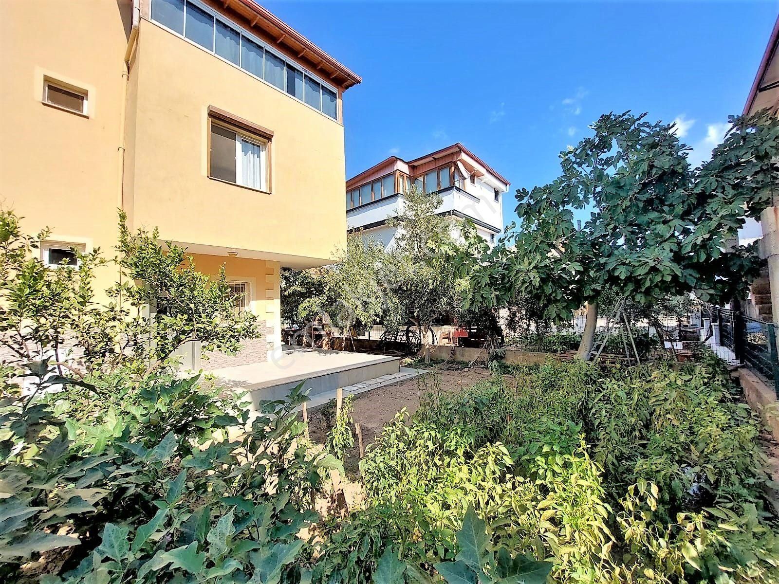 Seferihisar Cumhuriyet Satılık Villa İzmir Seferihisar Doğanbey De Satılık Denize Çok Yakın Yazlık 4+1