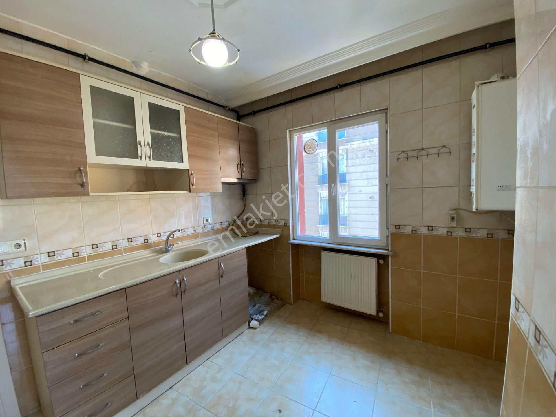 Avrupa Emlaktan Cumhuriyet Mh 150m²4+2 Tek Tapu Dublex,kapıları Ayrı 2 Kiracılı,13 Yıllık,asansörlü - Görsel 5