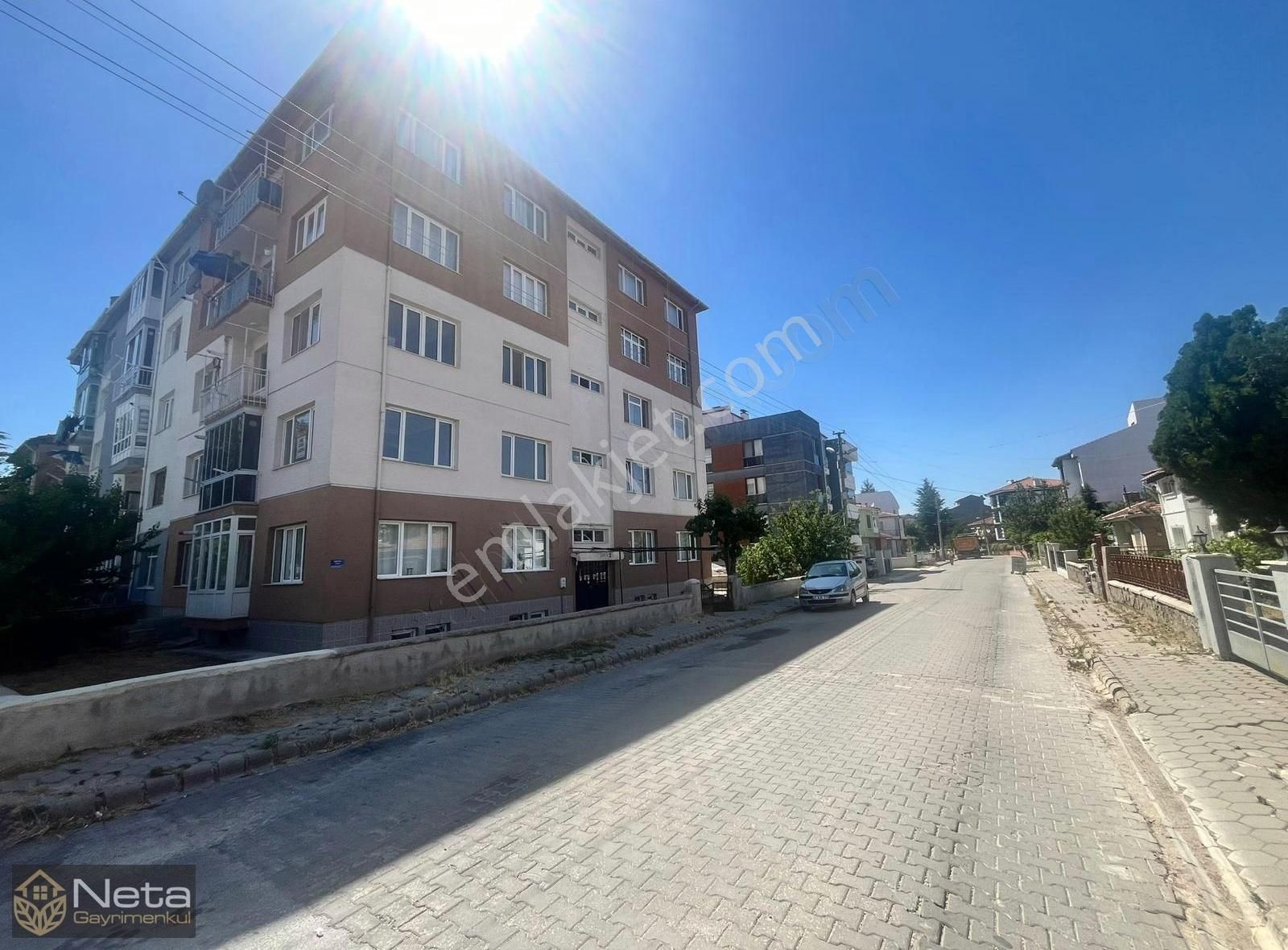 Tepebaşı Ertuğrulgazi Kiralık Daire E.gazi Bahadır Cd. Cami Karşısı Köşebaşı 90 M2, 2+1, Ara Kat