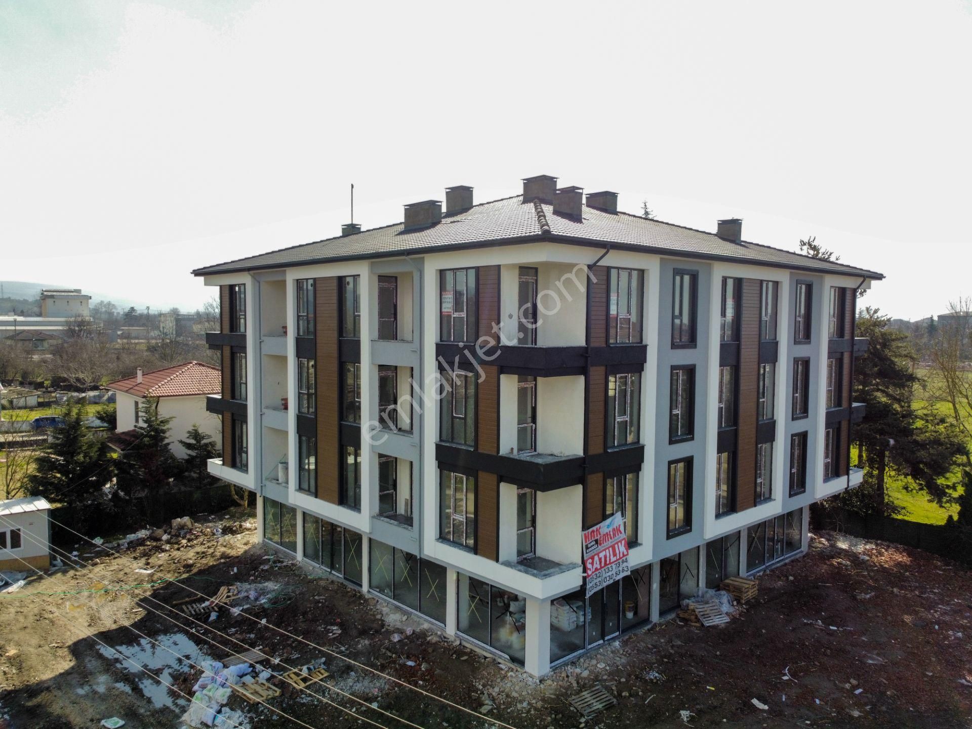 Hak Emlak'tan Çamköy Mah.de Ebeveyn Banyolu Satılık 3+1 Daireler