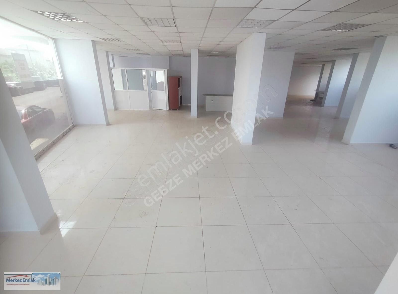 Gebze Barış Kiralık Depo Merkez Emlâk Armağan'dan Düzgiris 350m² 60.000 -depo 350 M²50bin