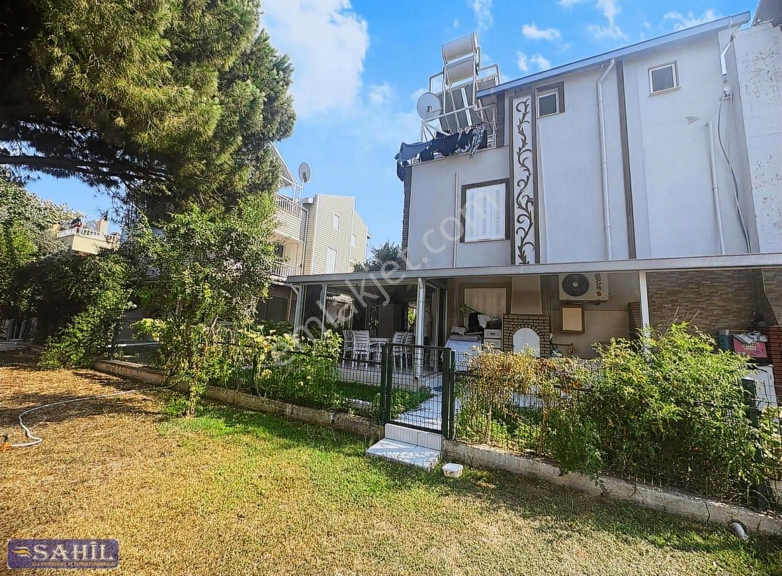 Kuşadası Davutlar Satılık Villa Kuşadası Davutlar Satılık Denize 300 M 6+1 Tripleks Villa