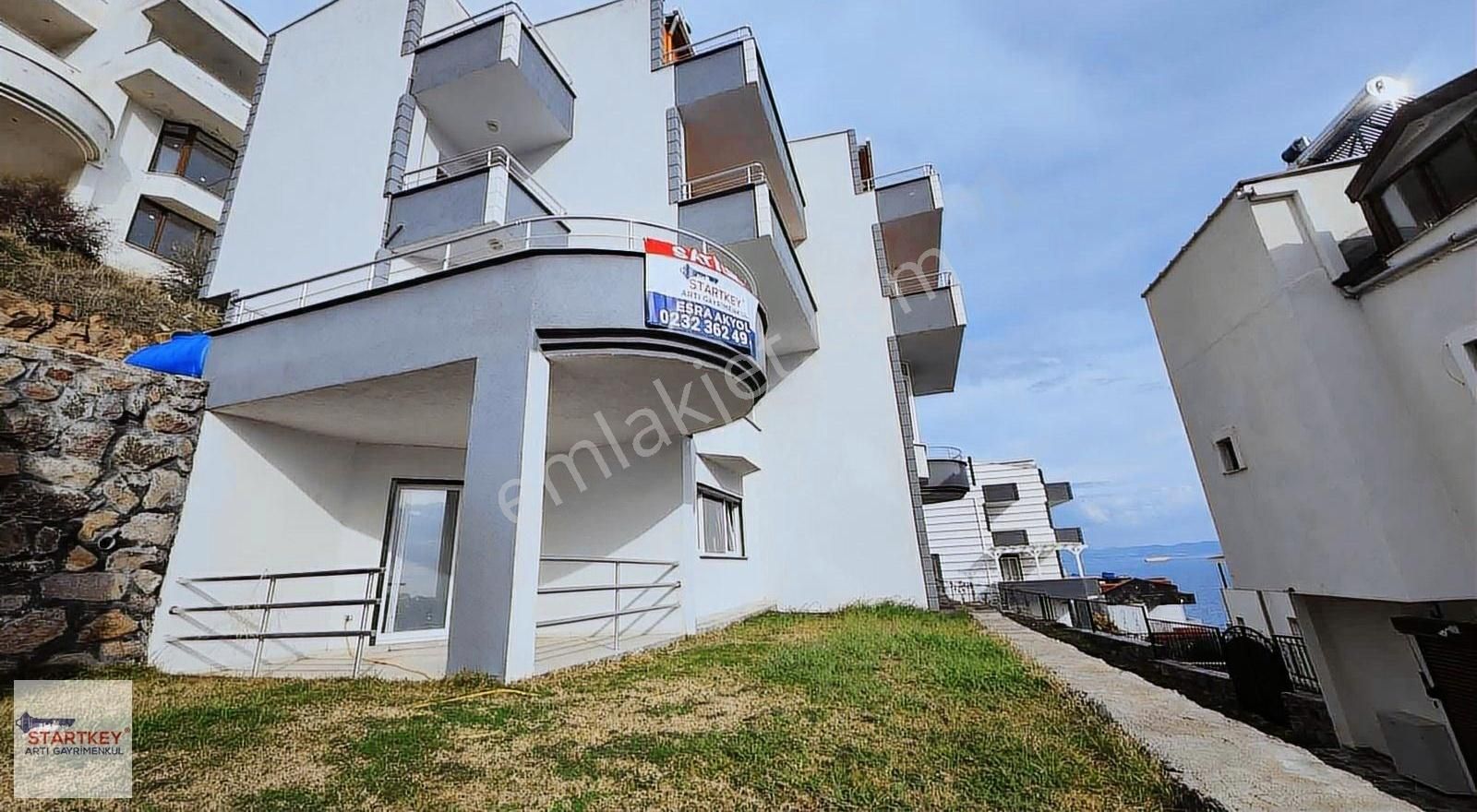 Dikili Çandarlı Satılık Villa Çandarlı Site İçinde Deniz Manzaralı 5+1 Satılık Villa